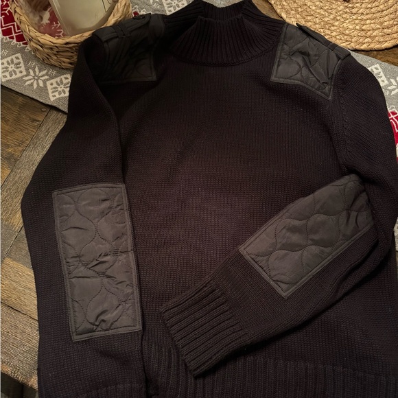 525 black Elegant Beige Turtleneck Sweater - Picture 2 of 5